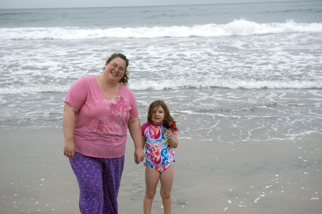 isa and mommy on beach 1
